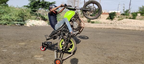 Universal wheelie machine for safe bike stunt practice